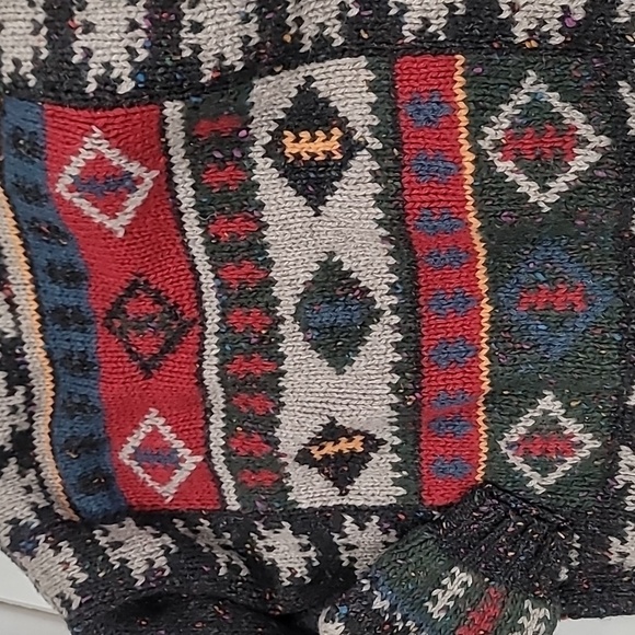 Wool rich 100% wool knit  tribal/Aztec print - Picture 7 of 9